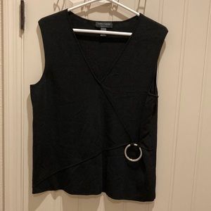 Cable & Gauge Woman Sz 1X Top Black Sleeveless Stretch V-Neck Silver Ring Detail